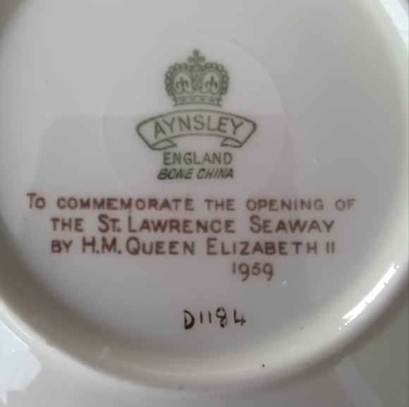 Vintage Aynsley Queen Elizabeth Commemorative St. Lawrence Seaway Plate - Picture 3 of 6